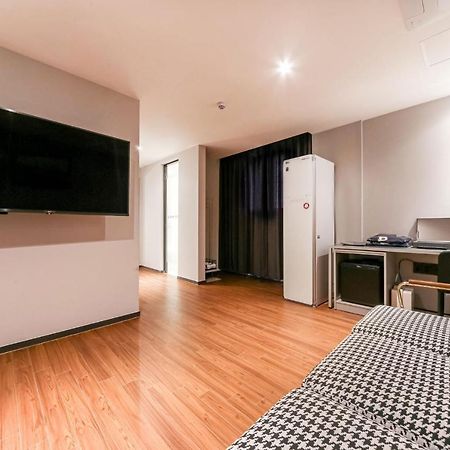 Pohang Brown Dot Hotel מראה חיצוני תמונה