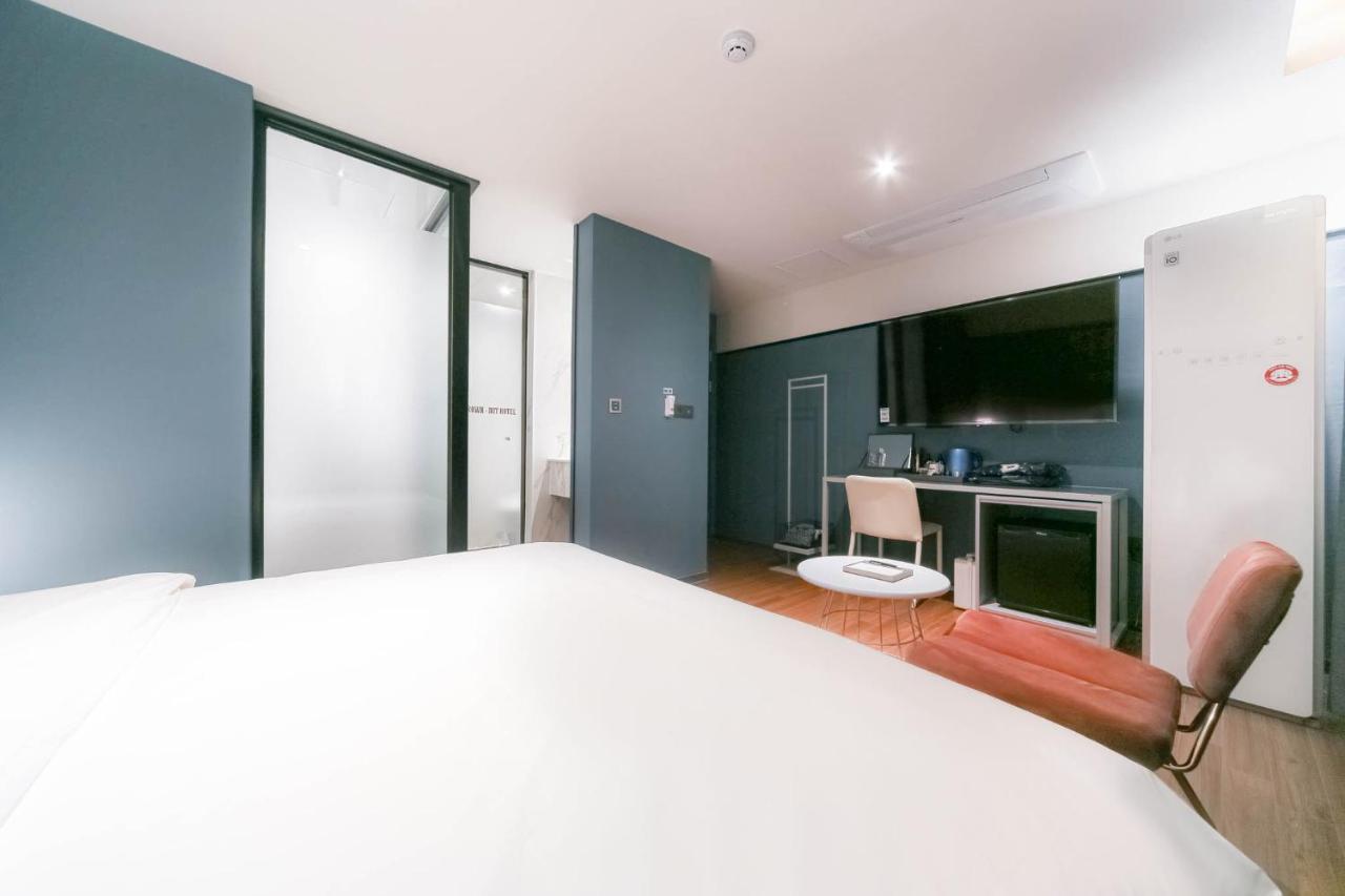 Pohang Brown Dot Hotel מראה חיצוני תמונה