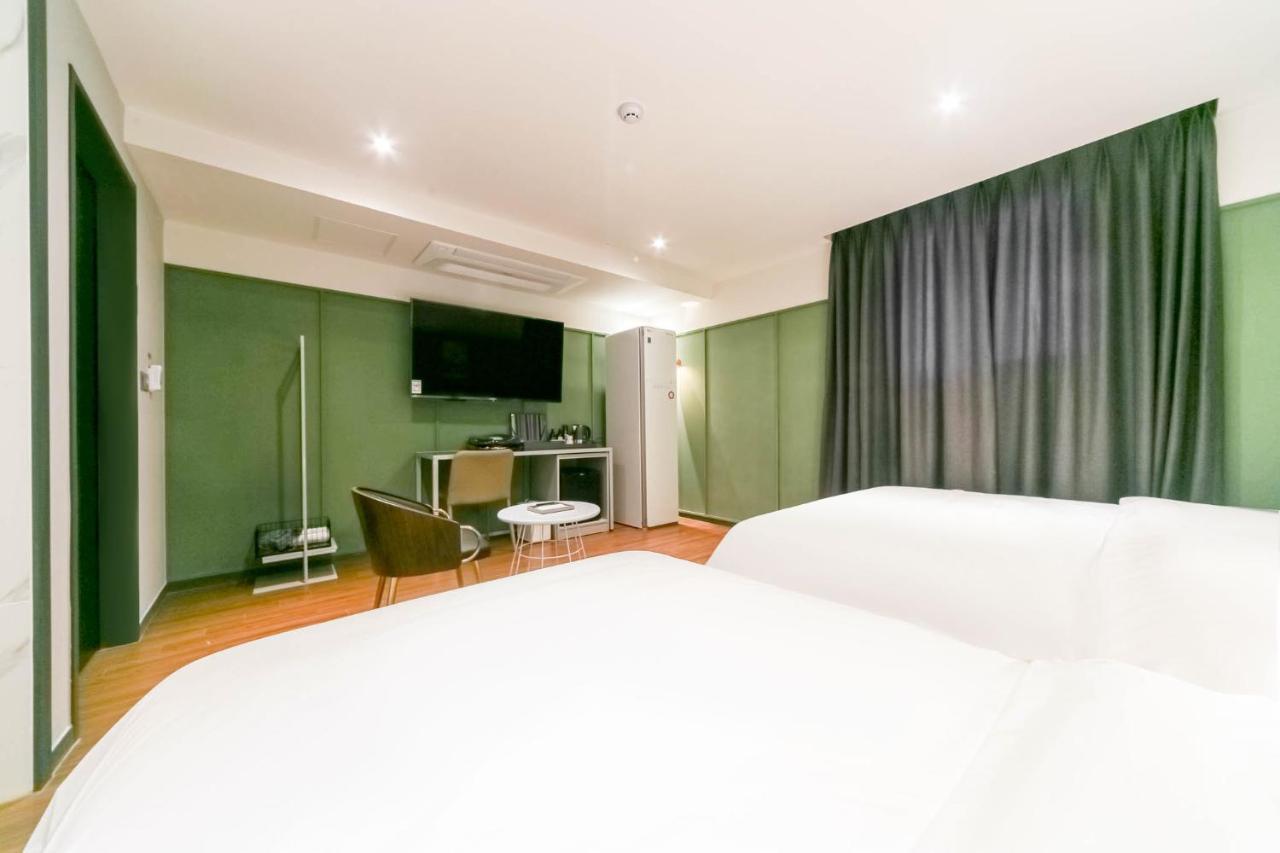 Pohang Brown Dot Hotel מראה חיצוני תמונה